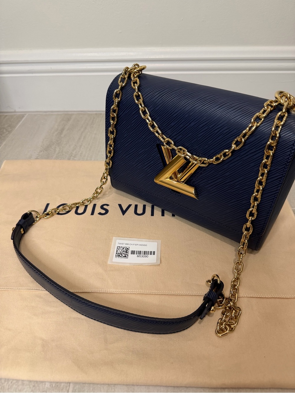 Louis Vuitton Navy Leather Twist MM Shoulder Bag with Gold Chain